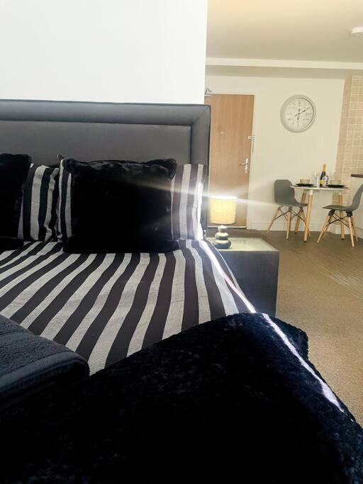 #215 1 Bed Serviced Apartment Derby Exterior photo