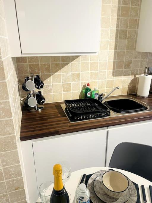 #215 1 Bed Serviced Apartment Derby Exterior photo
